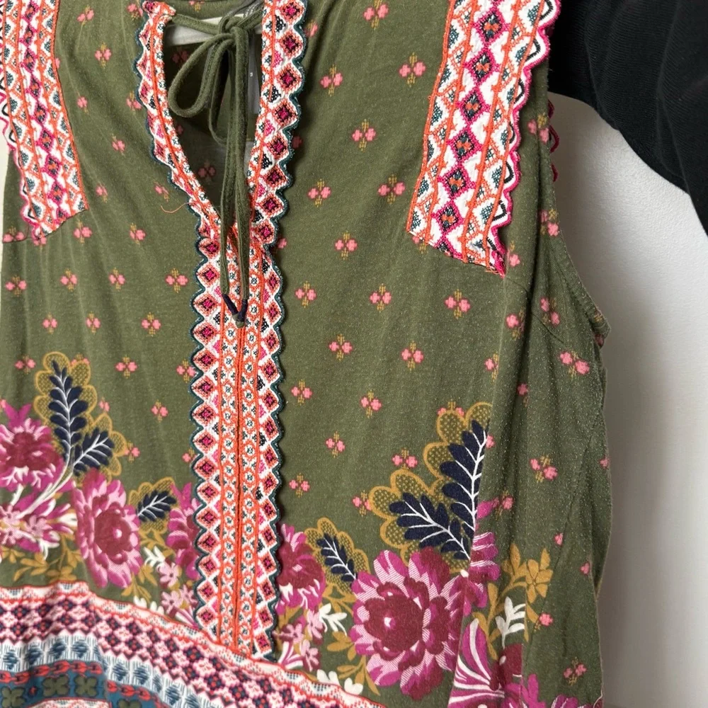 Boho Floral Olive Sleeveless Top - Picture 5 of 7